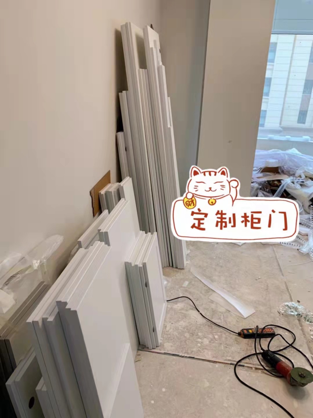 合肥艾美加装饰 颗粒板、多层板等哪些板材制作柜门更好？如何避免造成柜门变形。