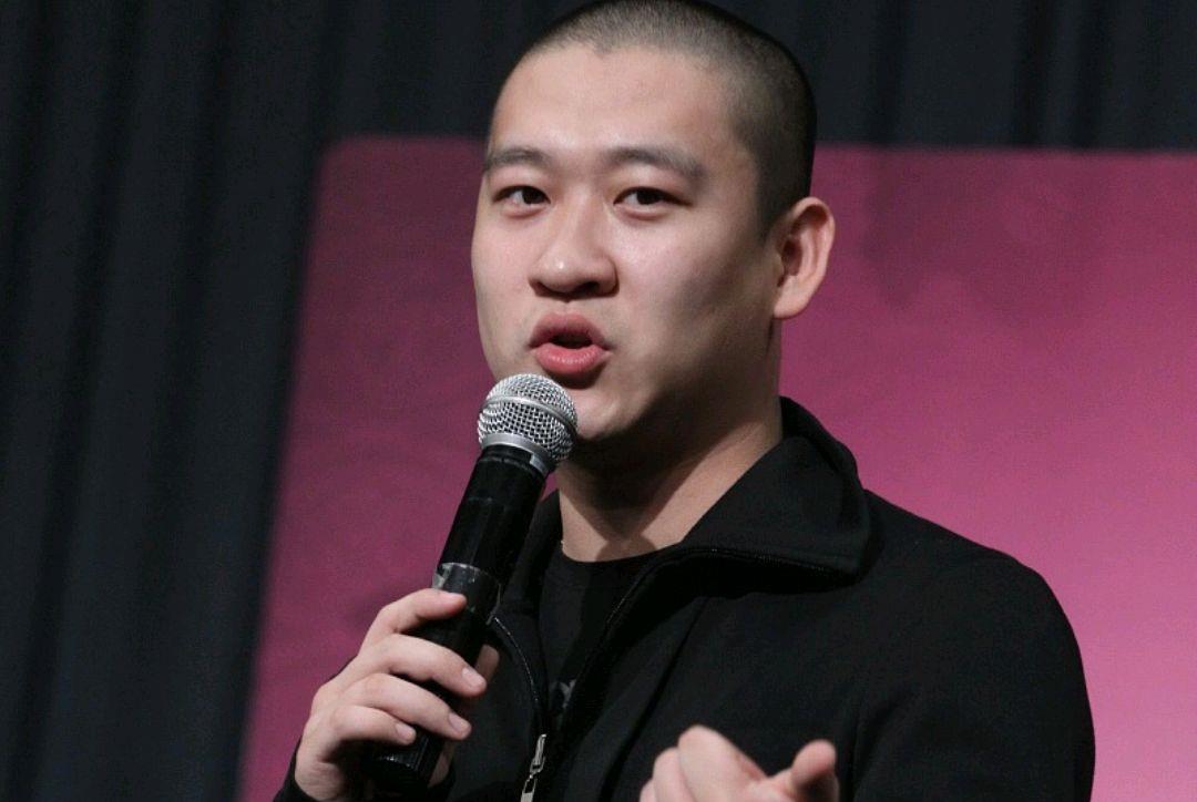 栾云平|栾云平面对多次危机，冷静处理平稳度过，不愧是德云社的副总