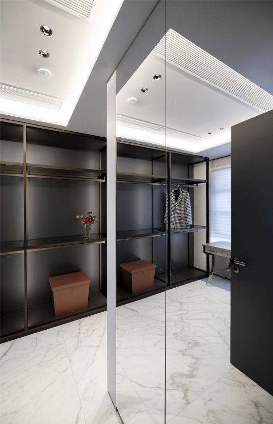 280平以“隐”为设计追求,将冗余藏于有限的空间中