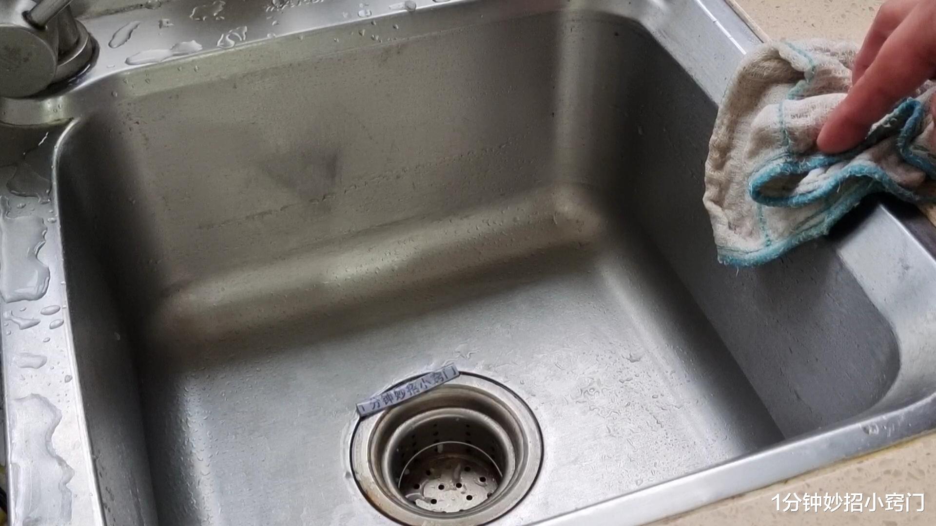 把雪碧倒在肥皂里，作用太厉害了，懂的人还不多，解决一家大难题