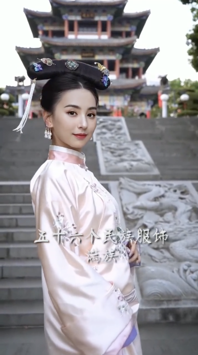 胡可|方媛七夕穿古装韵味足，仿若天外飞仙超惊艳，扮相不逊于明星演员