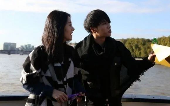 白举纲|官宣！承认已婚3年，节目上戴婚戒，娱乐圈集体祝福