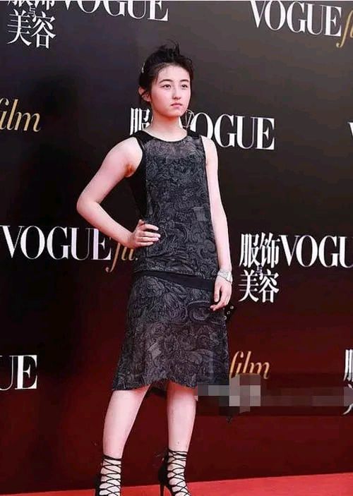 |明星红毯最“雷人”的装扮，这九位估计她们后悔都来不及！