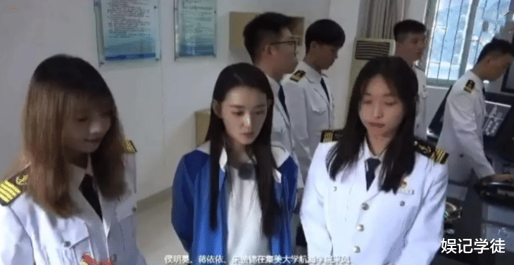 金鸡奖|同样是颁奖典礼，金鸡奖流量尽出，华鼎奖却在靠“老戏骨”撑场面