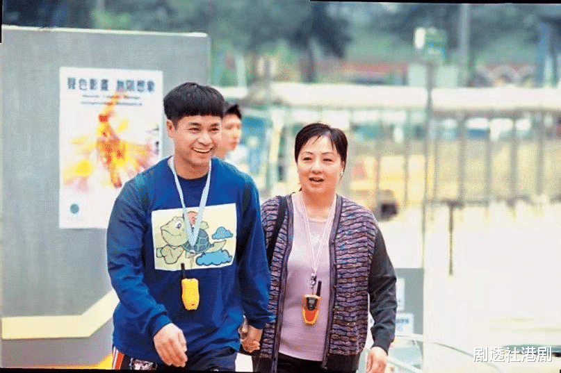 费翔|无线再现惊人母子档，TVB“御用妈妈”不介意：拍摄过程超好玩