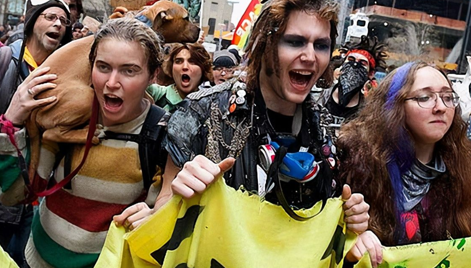 美国国债 28万亿的美债，中国已经抛售520亿，这泡沫谁来“接管”