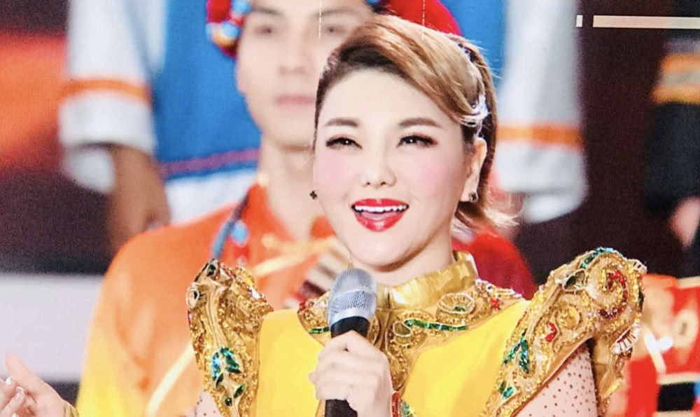 乌兰图雅|著名歌唱家乌兰图雅，将歌声唱出草原，却留不住心上人