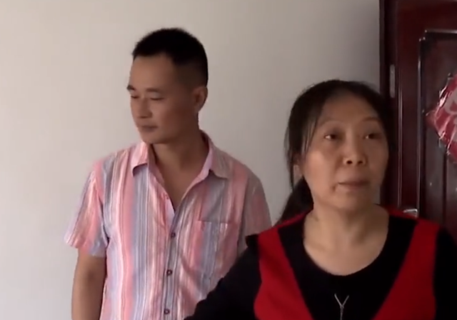 父亲生病儿子不管,拿到百万拆迁款,父亲一气之下将财产全给女儿