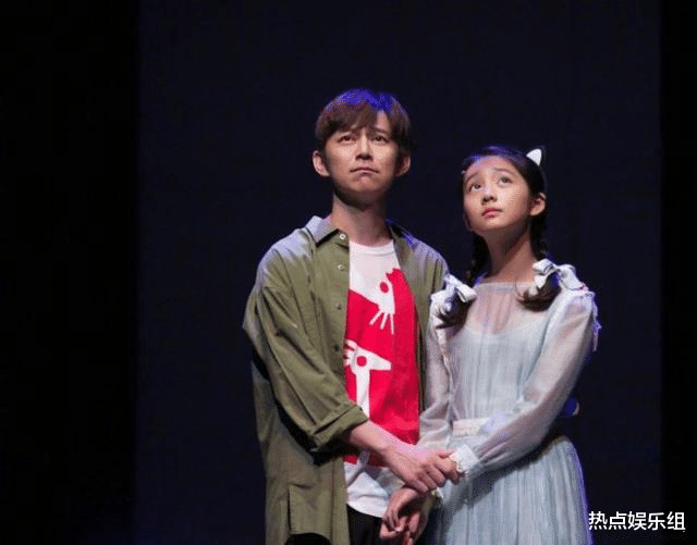 黄忆慈|黄多多能否撑起高票价？搭档何炅出首作，980的票能劝退不少人