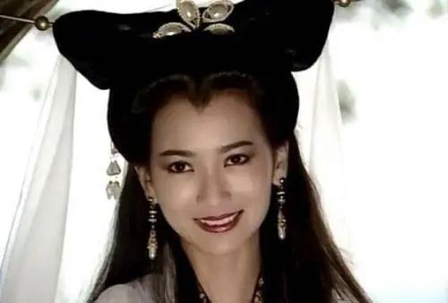 赵雅芝|她被誉为“不老女神”，曾与周润发传绯闻被迫离婚，如今依旧幸福