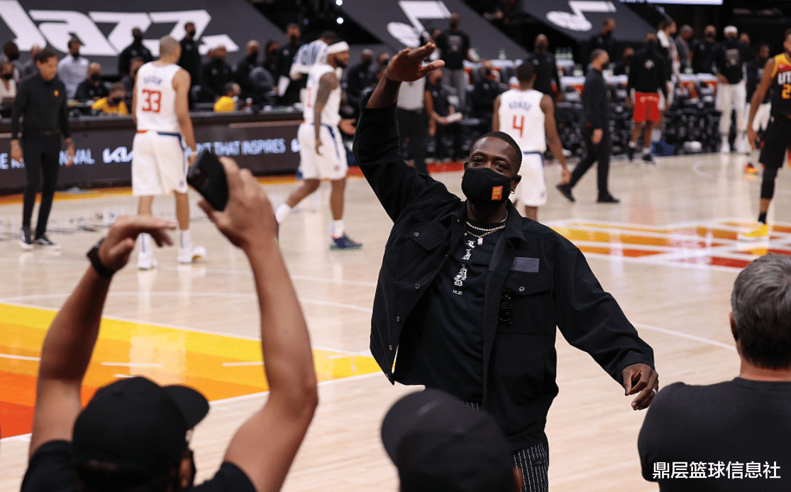 爵士队|狂飙17记3分，西部第1投疯了！米切尔45+5捶胸怒吼，乔治17中4