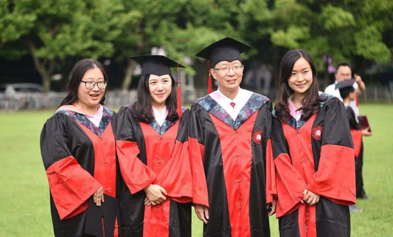 求职|高学历人才也有心酸和无奈?博士生毕业后,年龄成了就业一大阻碍