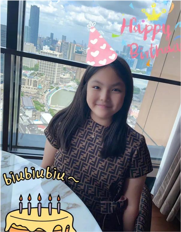 王力宏|王诗龄近照变美不少！披肩长发气质太像李湘，穿着简单终于不炫富了