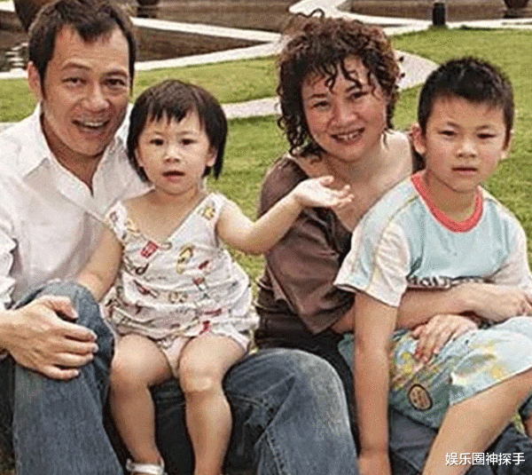 张兆辉|张兆辉一儿一女长大了，17岁女儿太漂亮，儿子鲜少出镜或有原因