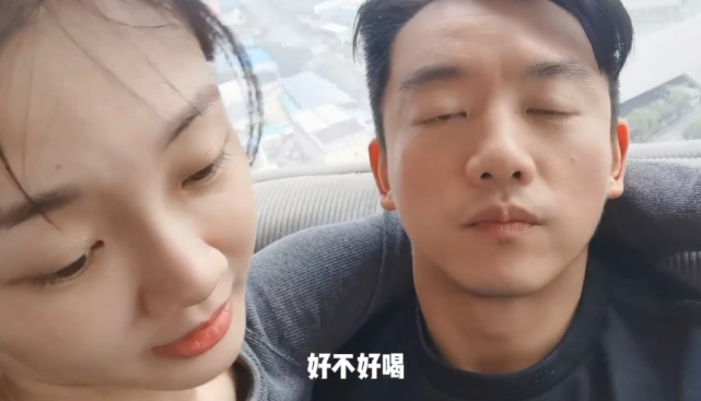 苗苗|苗苗早起为老公冲咖啡，挂郑恺身上超腻歪，女儿小酸奶英文名曝光