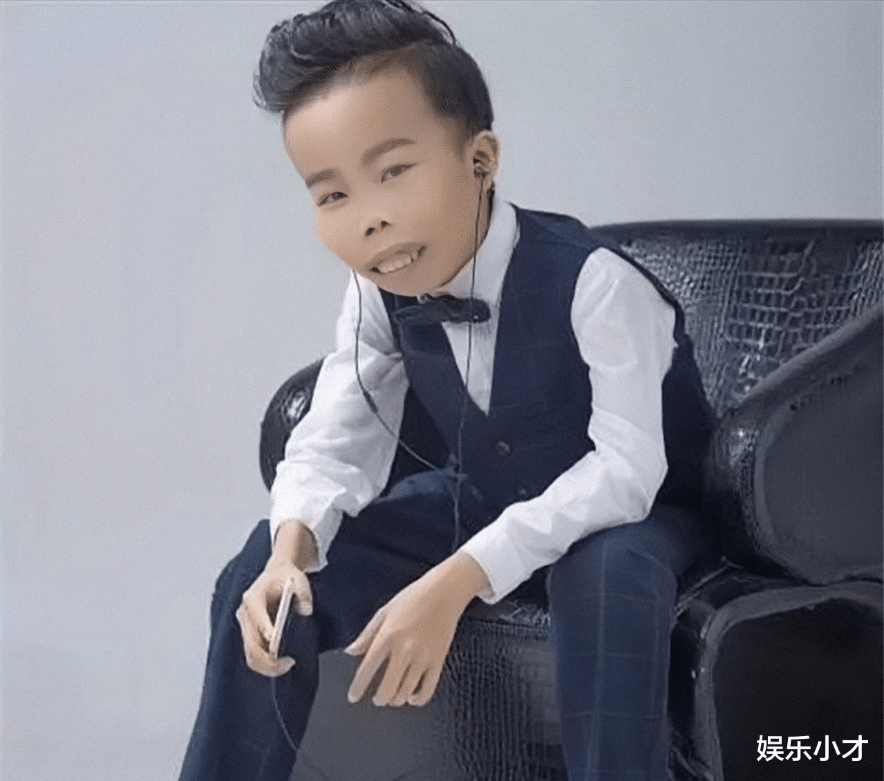 陈山|“龅牙怪”陈山的覆灭史:曾经的“卖丑”网红鼻祖,如今凄惨异常