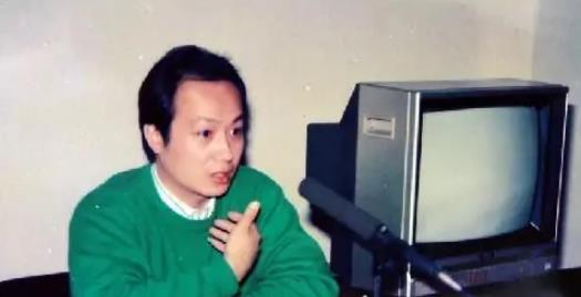 罗京|罗京：48岁去世，葬礼现场李瑞英表情痛苦，妻子改嫁儿子留学美国