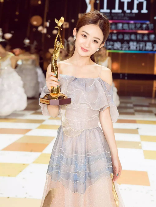 穿衣搭配|让人过目不忘的女名人美甲：杨倩精致，刘诗雯清新，杨幂美艳
