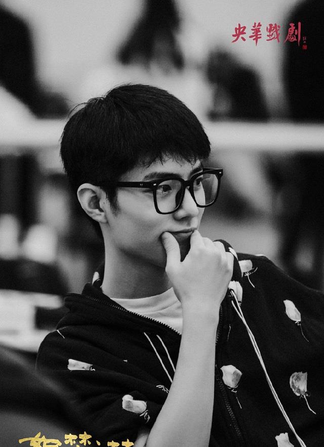 肖战|肖战《如梦》幕后的笔记：写满的不是喜怒哀乐，是前行的力量