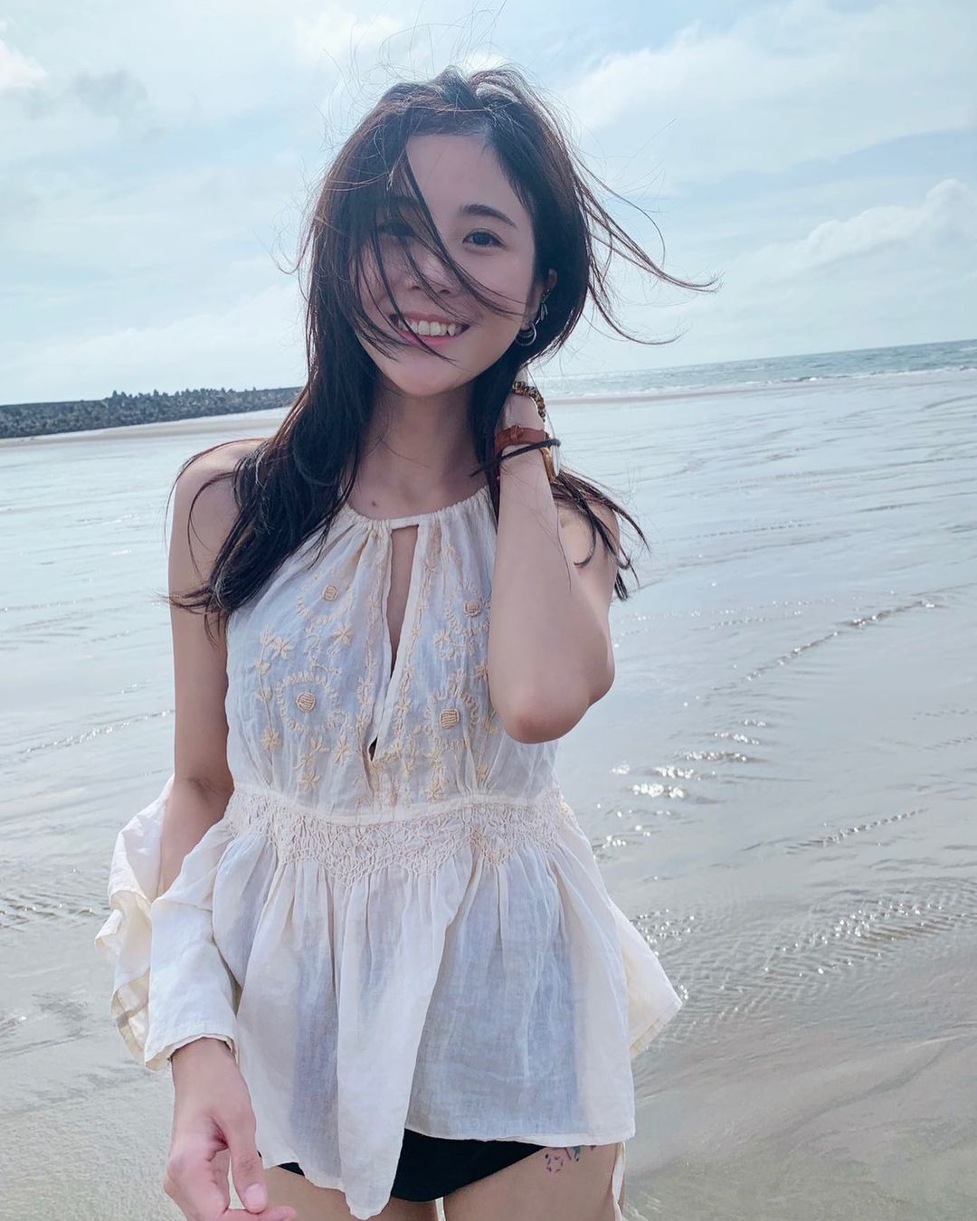 老王杂货铺|1个人一年能做60000个扫把，却可以创下近亿元的产值