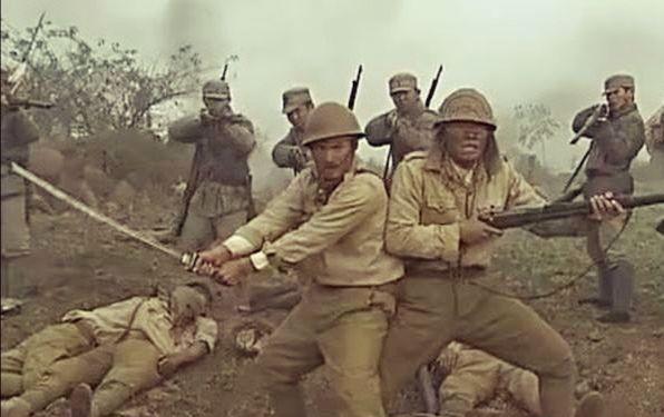 美俪倾城|真实白刃战中,端刺刀的鬼子兵和拿军刀的鬼子官谁更厉害?为什么?