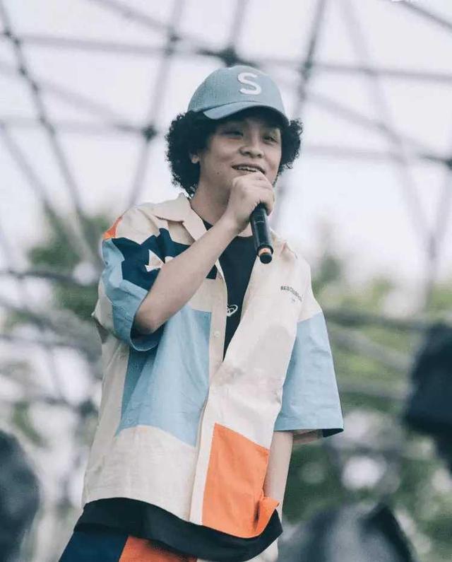 张碧晨|他是圈内唯一公开承认嫖娼的明星！曾为华晨宇张碧晨未婚生子点赞