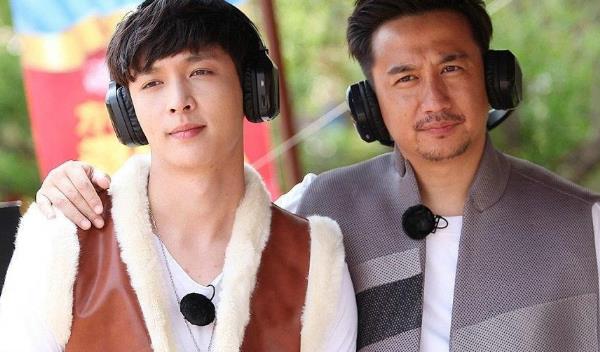 张艺兴|张艺兴晒拖拉机驾照， 李荣浩黄磊评论区凑热闹，内娱圈第一人？