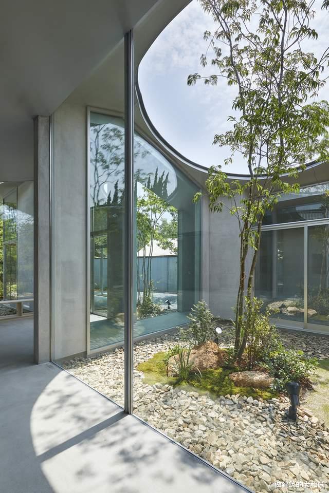 厨房|与场地高度呼应的住宅：让大自然与建筑融为一体，享受呼吸的美好