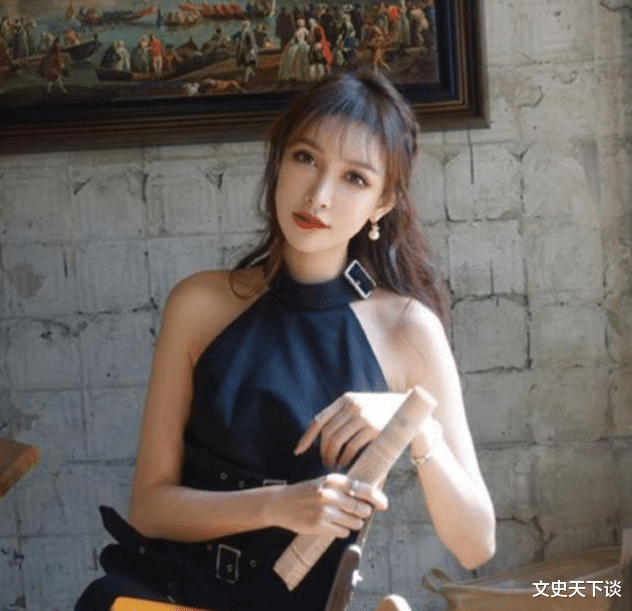 杨幂|15岁被亲妈带去整容，14年花400万整容300次，亲妈：再整断绝关系