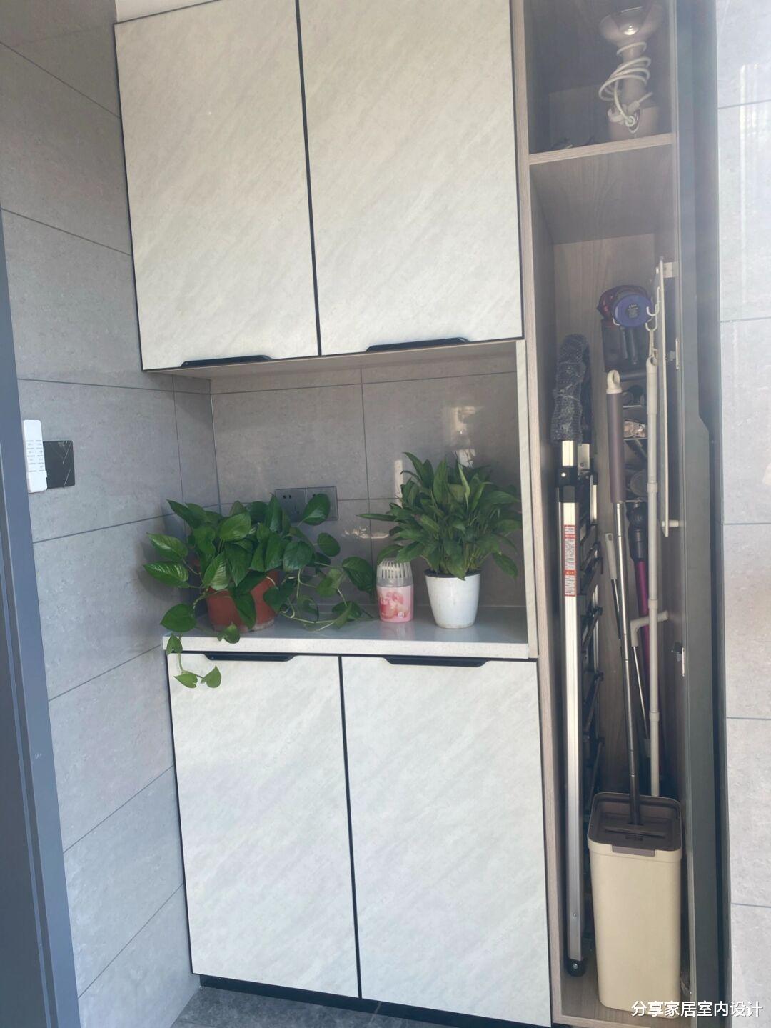 看她家新房,全屋安装吊顶很大气,做开放式厨房太合适了!