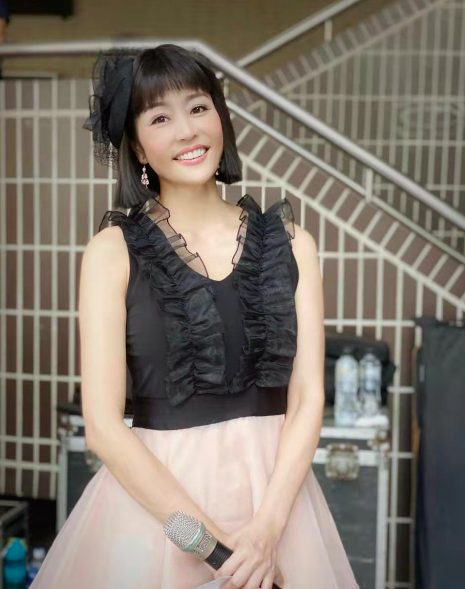 抗癌|46岁女星分享抗癌经历，呼吸困难似行尸走肉，因贫血考虑切除子宫