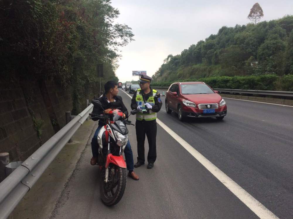 午后说车 摩托车也能上高速？交警：这三点要注意，否则会把你“撵下去”！