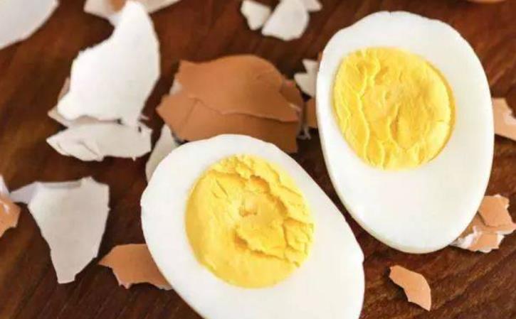 吴洪娜聊说育儿|7-24个月的宝宝如何喂养？每天吃几次奶几次饭？安排指南可收藏