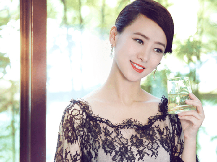 古天乐|人人想娶的女星，古天乐曾“苦苦追求”不得，如今52岁仍美得不像话！