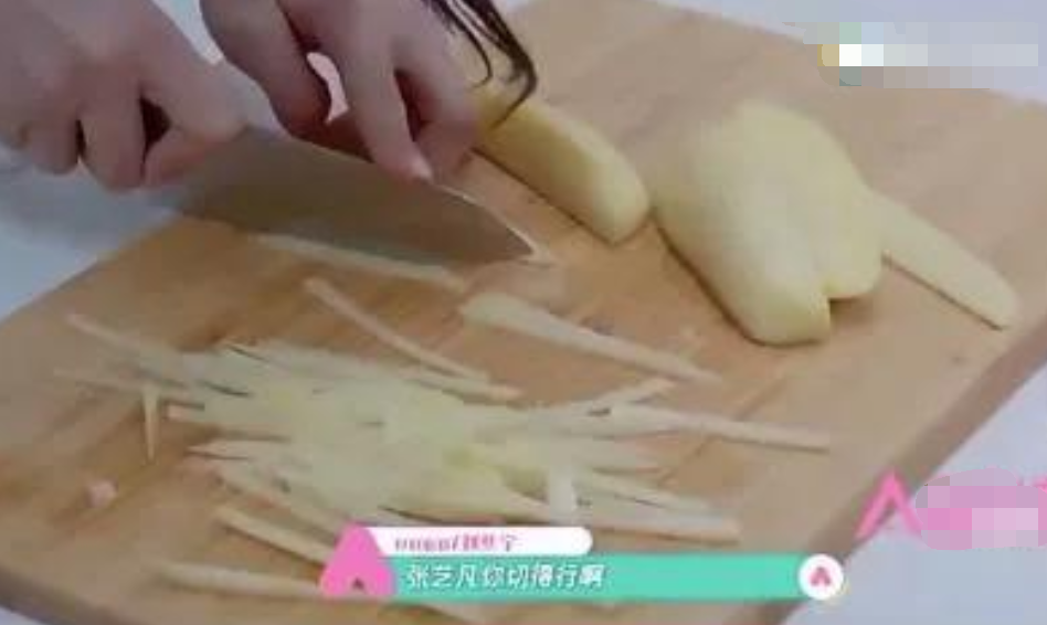 徐晓峰|“小白兔”张艺凡的“黑化史”,娱乐圈就是个大染缸