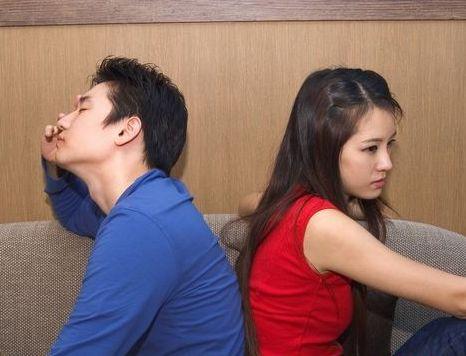 喝啤酒侃感情 北漂剩女自述：男友嫌我长得丑，但他自己更丑，我该实话实说吗？