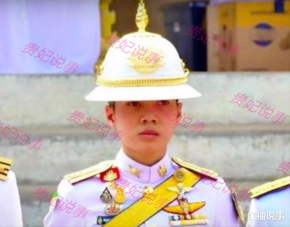 玛哈·哇集拉隆功|泰王新宠正面照曝光，五官犀利眼神不好惹，苏提达迎来强悍对手