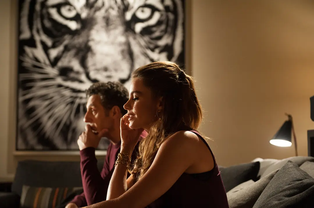 医生|当陷入真爱，2位性感尤物的身体，都令他无动于衷？