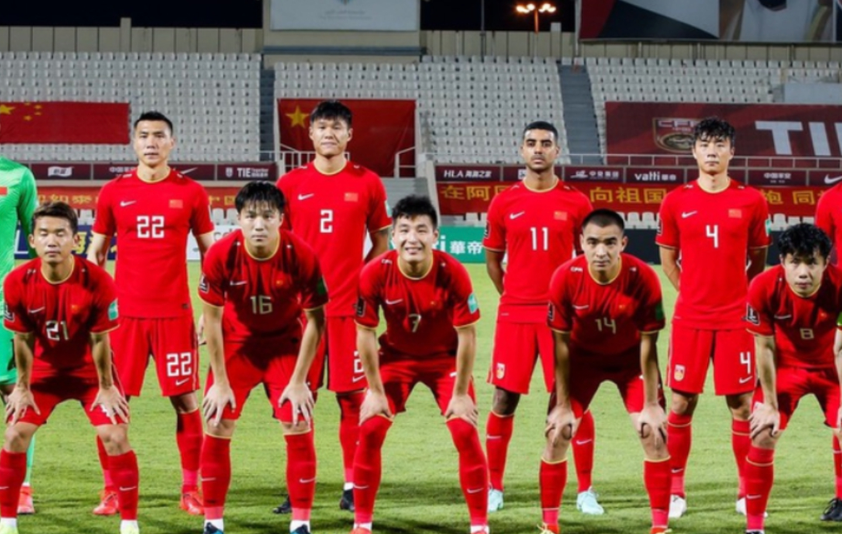国足|2-1！国足几乎提前出线，李铁运气爆棚，输给叙利亚也能晋级