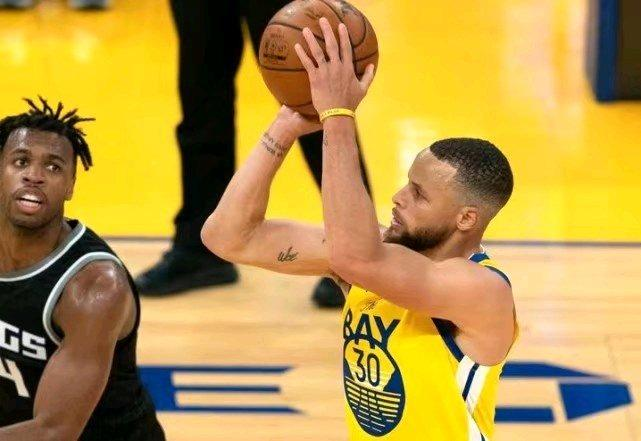 斯蒂芬·庫里|如臻化境！庫里單月85記三分破紀(jì)錄，100個真的不是夢？