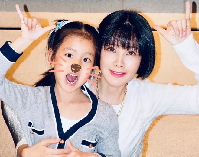 陈坤|一张聚会合照，陈坤儿子生母是“她”？藏了14年，儿子把秘密公布在朋友圈里