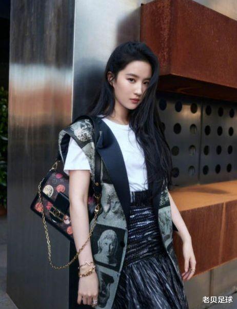 刘亦菲|刘亦菲恋情风波后拍大片,梳背头似大姐大,连换3套衣服凹造型