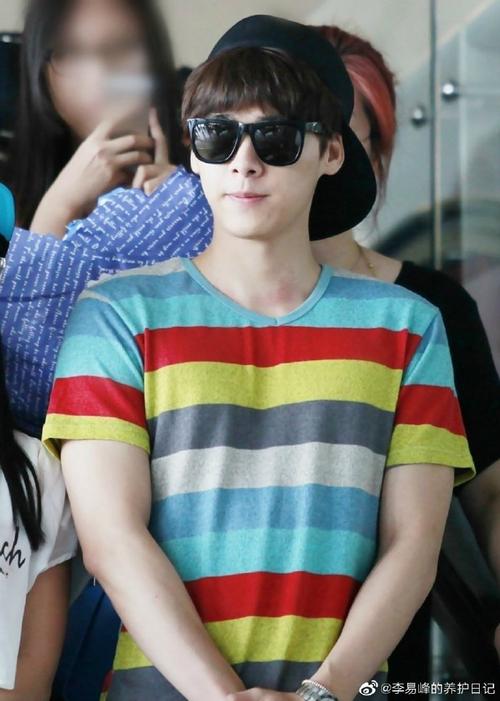 Ala的陪伴|李易峰怎么可以这么帅呢，穿搭也很好看，真是人间宝藏啊