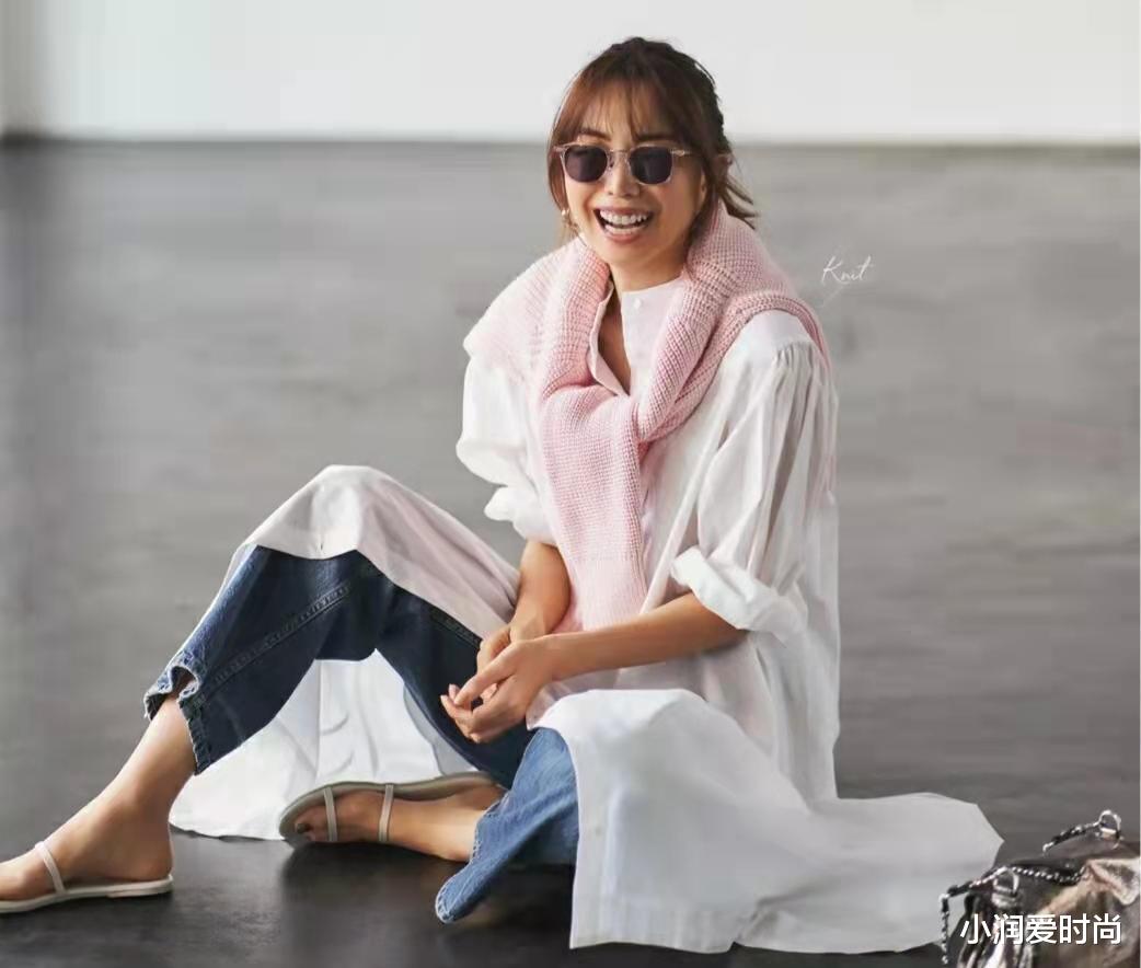 小润爱时尚 五六十岁妈妈穿粉色土气艳俗？学会这些粉色搭配，轻熟优雅显年轻