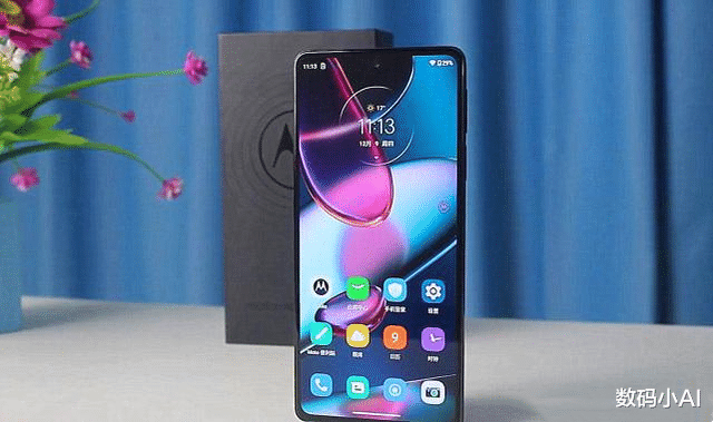 摩托羅拉|3分鐘銷量破萬臺，發布半個月一機難求，12GB頂配僅3399元