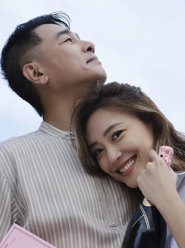 养颜 真夫妻才最好磕!应采儿的冻龄秘籍到底是什么?