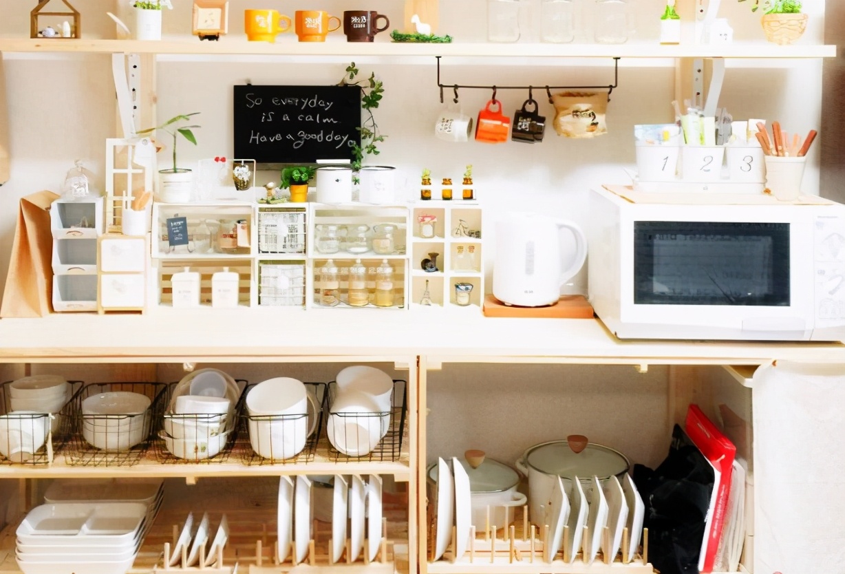 建议大家：调料瓶别乱放！学聪明人这么弄，那叫一个干净