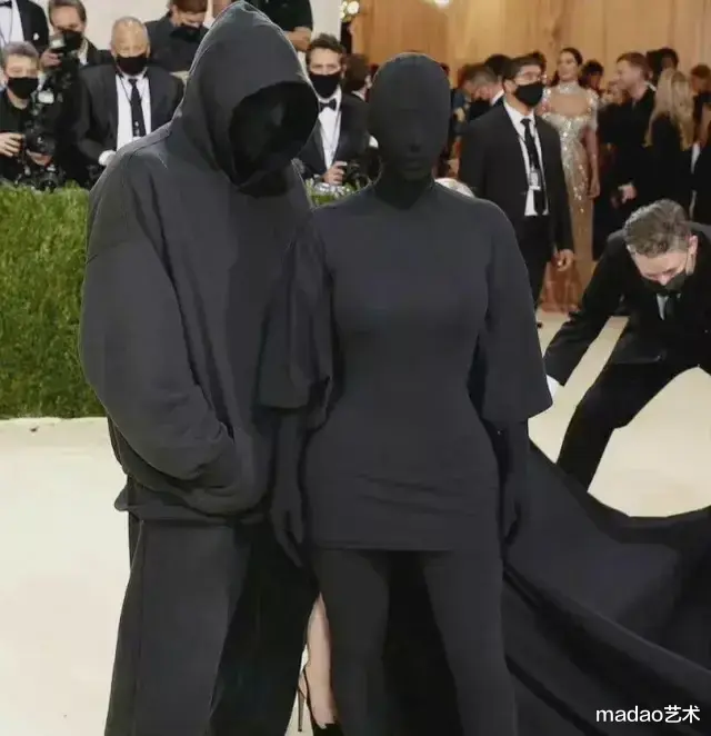 设计师已经不止接地气，都开始接地府了，让你知道什么叫作惊悚