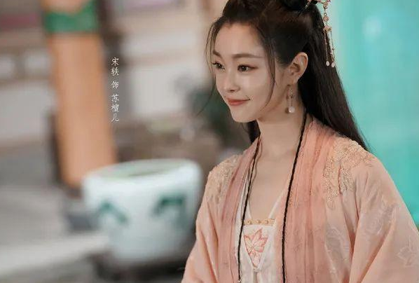 宋轶|两部剧接连刺痛观众，宋轶亲自下场道歉，到底是侮辱还是误会？