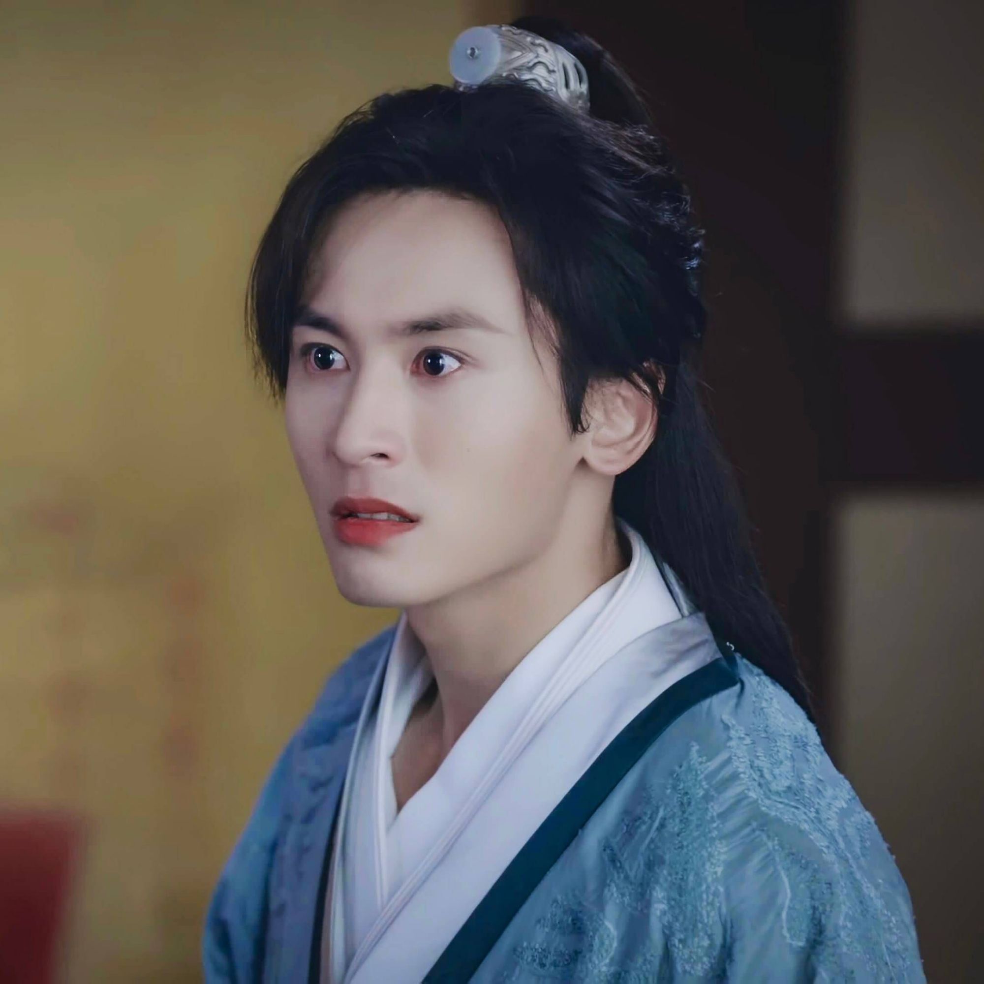 张艺谋|张哲瀚演唱会时间选的真巧妙，中演协会发文抵制，离封杀还差一步